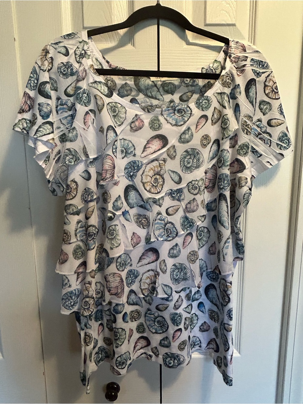 indigo soul White Shell-Print Flutter Sleeve Top